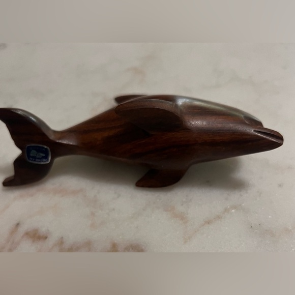 Hand Carved Ironwood Small  6 Inch Dolphin Sculpture Walnut Finish Mexico - Picture 3 of 4